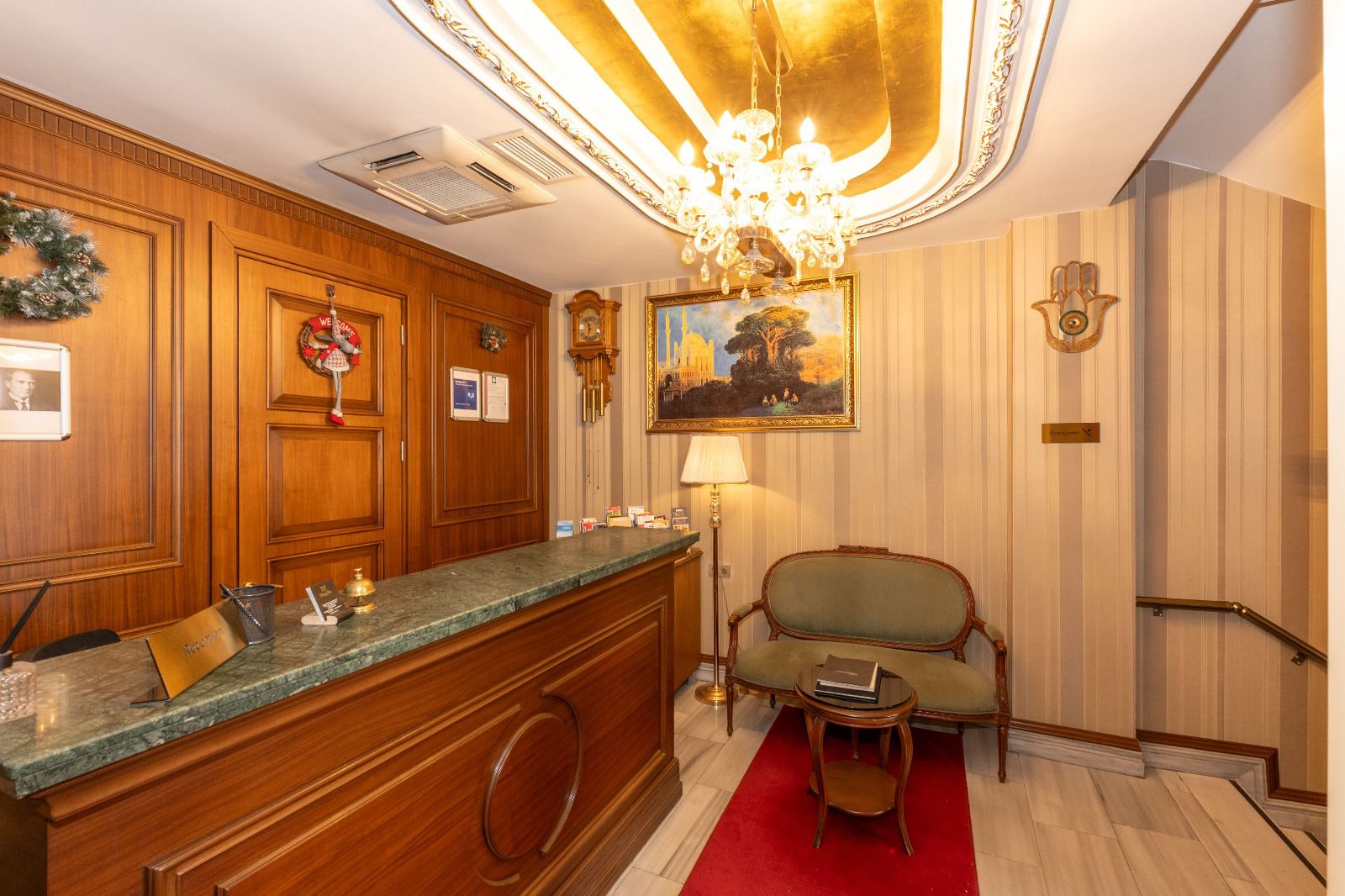 Meserret Palace Resepsiyon Detayı